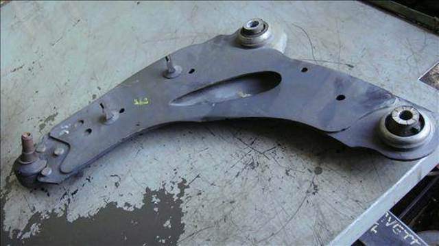 RENAULT 545054429R Brazo inferior izquierdo de la suspensión delantera  disponible Lugo