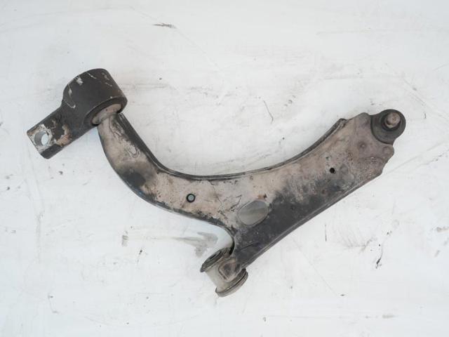 545055212R Brazo inferior izquierdo de la suspensión delantera comprar Almería