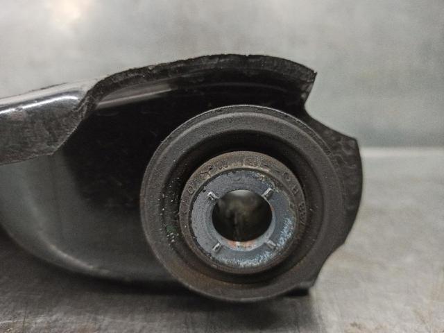 545055413R Brazo inferior izquierdo de la suspensión delantera  en stock Castellón