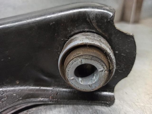 545055413R Brazo inferior izquierdo de la suspensión delantera comprar Almería