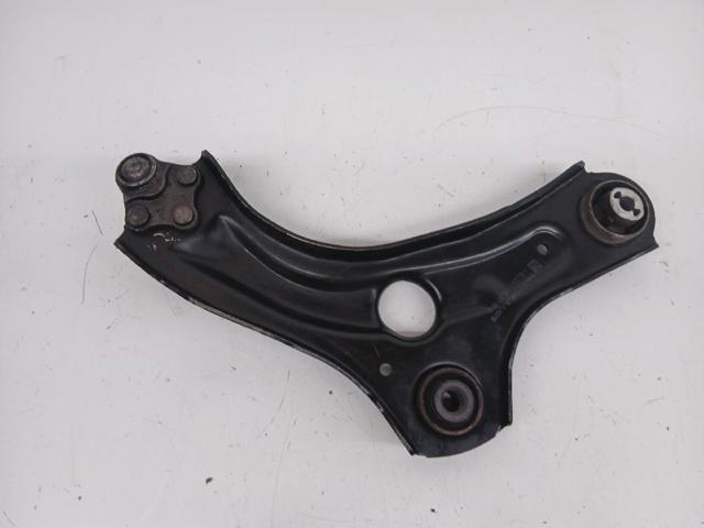 545056028R Brazo inferior izquierdo de la suspensión delantera  disponible Burgos