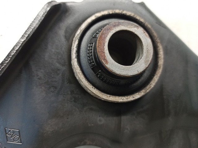 545057449R Brazo inferior izquierdo de la suspensión delantera  disponible Burgos