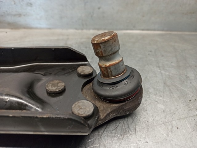 RENAULT 545057449R Brazo inferior izquierdo de la suspensión delantera  en stock Salamanca