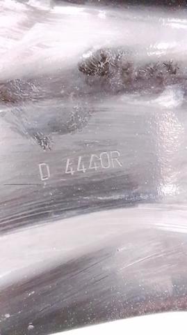 545058992R Brazo inferior izquierdo de la suspensión delantera  disponible Burgos