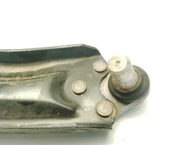 545058992R Brazo inferior izquierdo de la suspensión delantera  en stock Sabadell