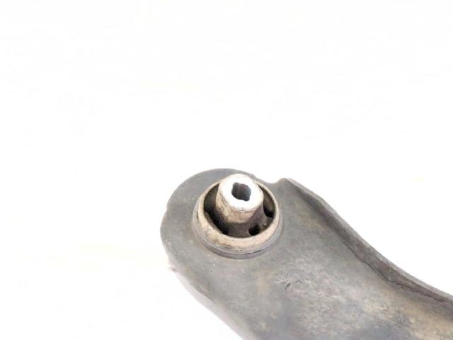 545058992R Brazo inferior izquierdo de la suspensión delantera  disponible Utrera