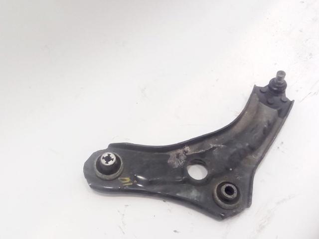 545058992R Brazo inferior izquierdo de la suspensión delantera  disponible Burgos