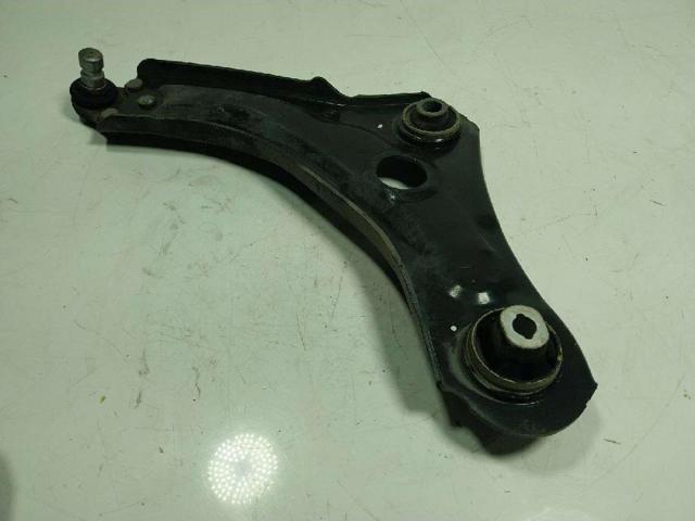 545058992R RENAULT Brazo inferior izquierdo de la suspensión delantera  en stock Huelva