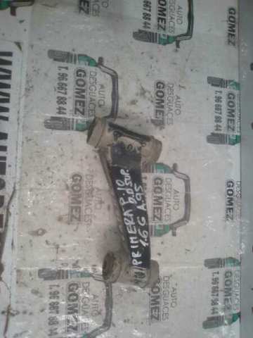 Brazo superior derecho de la suspensión delantera 545242F010 NISSAN