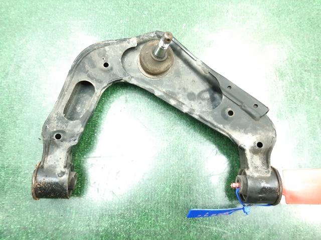 54525EB30A Brazo superior izquierdo de la suspensión delantera  disponible Utrera