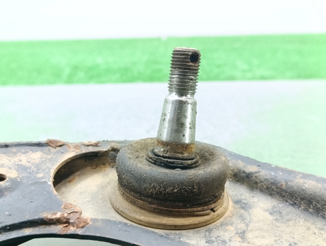 54525EB30A Brazo superior izquierdo de la suspensión delantera  comprar en Zaragoza