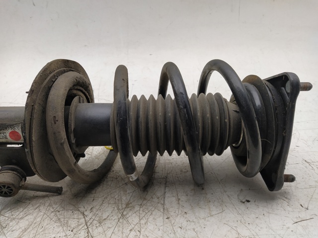 546601C300 HYUNDAI Amortiguador delantero derecho  en stock Huelva