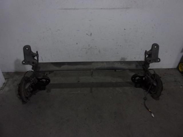 Subchasis trasero 551001C100 HYUNDAI