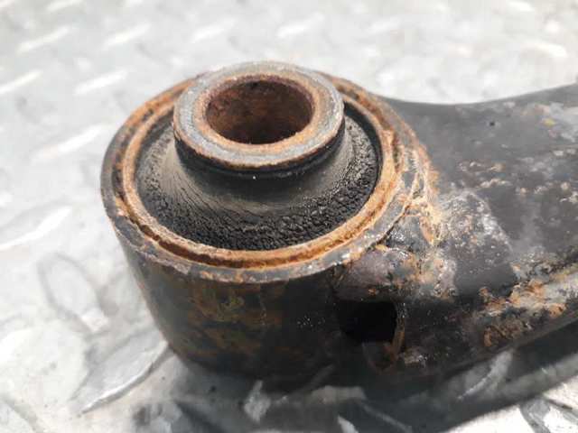 551002S050 HYUNDAI Brazo transversal de suspensión trasera  disponible Ourense