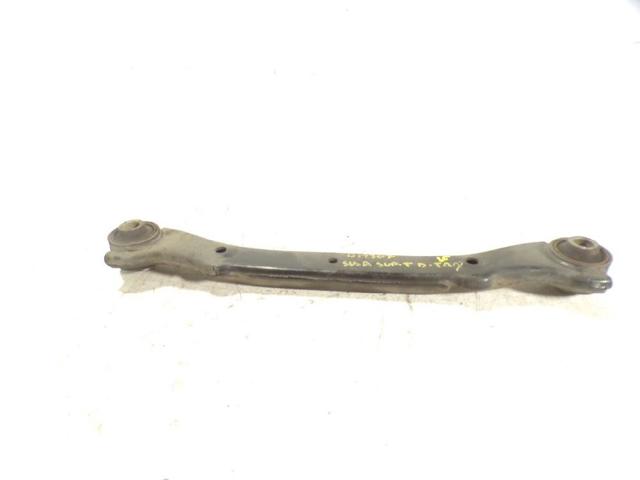 HYUNDAI 551002S050 Brazo transversal de suspensión trasera  en stock Terrassa