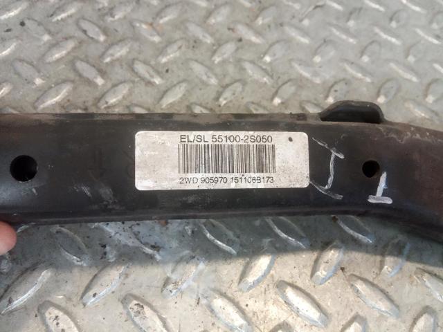 HYUNDAI 551002S050 Brazo transversal de suspensión trasera  en stock Salamanca