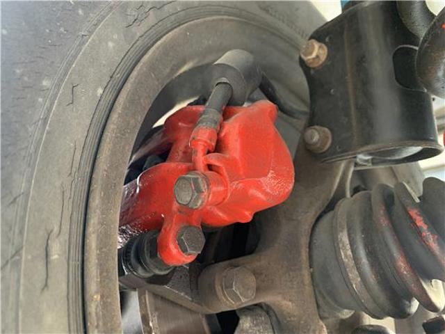 Pinza de freno trasera derecha 55102B60A00 SUZUKI