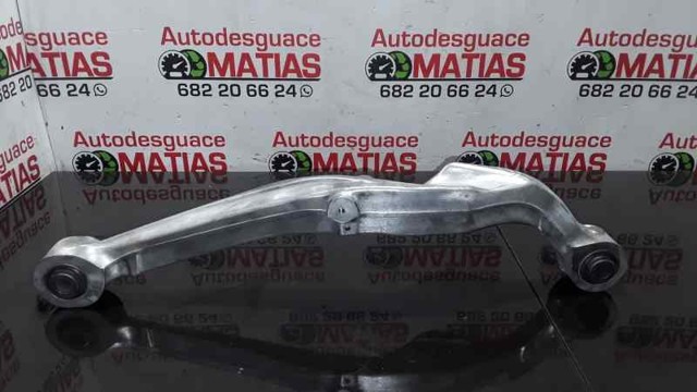 NISSAN 55120JD000 Brazo superior derecho de la suspensión trasera  en stock Terrassa