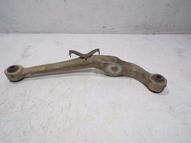 55120JD00B NISSAN Brazo superior derecho de la suspensión trasera  en stock Gandía