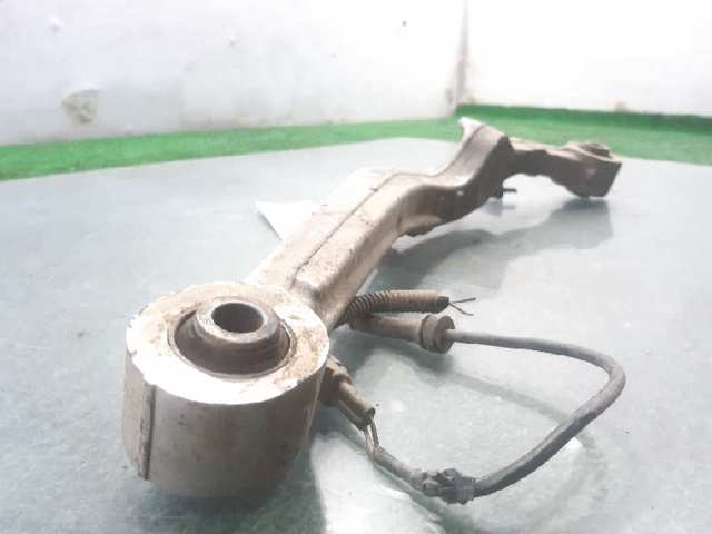 55121JD04A NISSAN Brazo superior izquierdo de la suspensión trasera  en stock Gandía