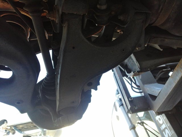 Brazo suspension (control) trasero inferior izquierdo 551A1EB31A Nissan/Infiniti