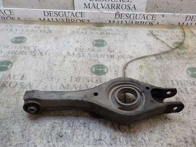 552102H100 HYUNDAI Brazo inferior trasero izquierdo/derecho  en stock Huelva