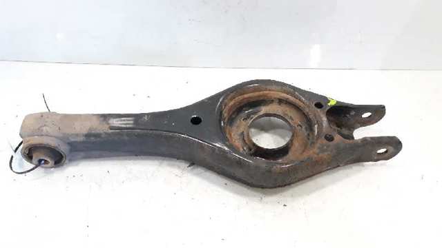 552102H100 HYUNDAI Brazo inferior trasero izquierdo/derecho  en stock Córdoba