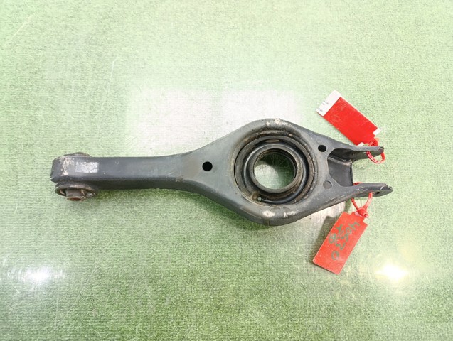 552102H100 HYUNDAI Brazo inferior trasero izquierdo/derecho  en stock Córdoba