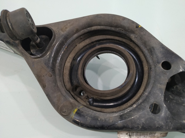 552102Y000 HYUNDAI Brazo transversal izquierdo de suspensión trasera  en stock Córdoba