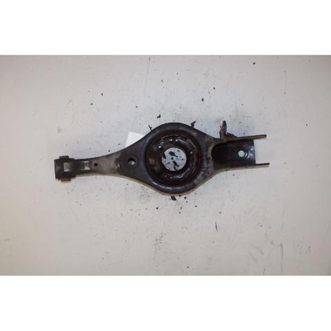 Brazo transversal izquierdo de suspensión trasera 552102Y100 HYUNDAI