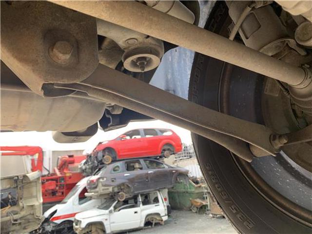 HYUNDAI 552202E600 Barra transversal de la suspensión trasera  en stock Terrassa