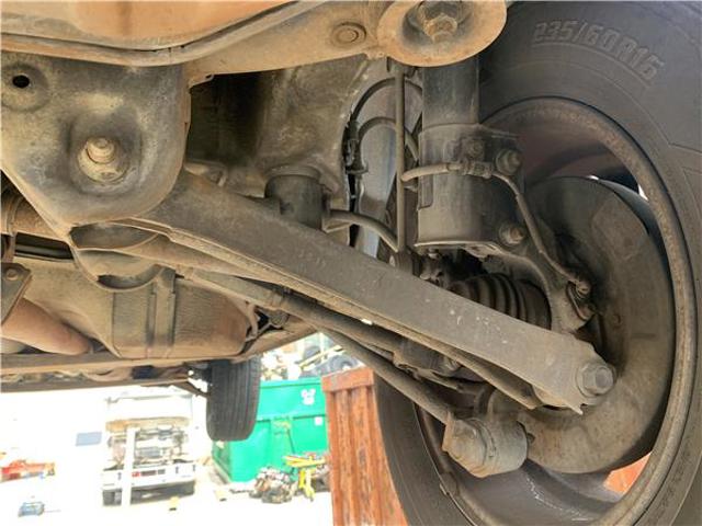 HYUNDAI 552202E600 Barra transversal de la suspensión trasera  en stock Salamanca