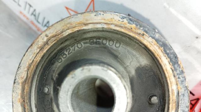 Buje del brazo longitudinal superior trasero 552703E000 HYUNDAI