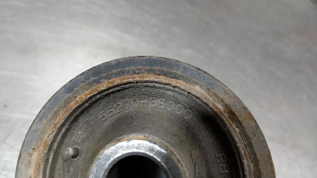Buje del brazo longitudinal superior trasero 552703E000 HYUNDAI
