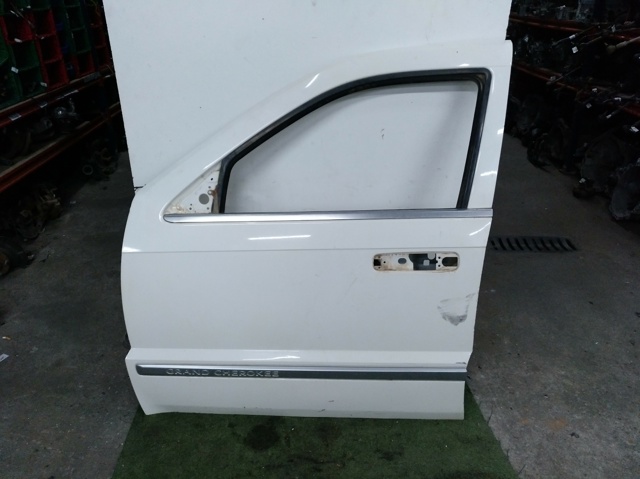 Puerta delantera derecha 55399044AA Chrysler