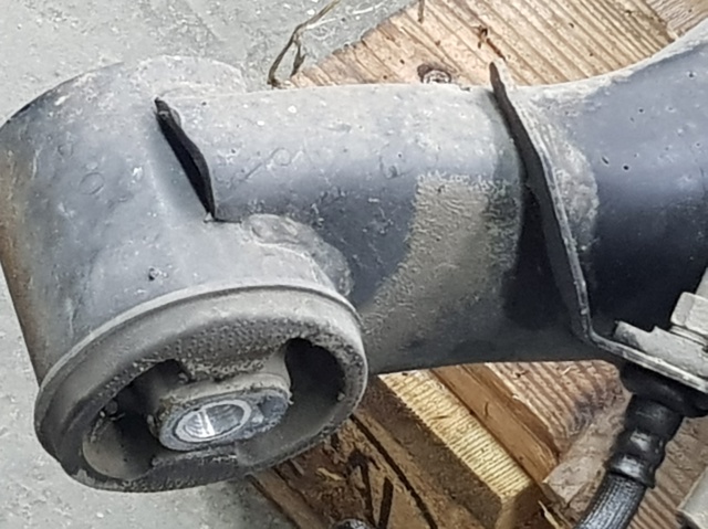 Subchasis trasero soporte motor Nissan Qashqai 2 J11