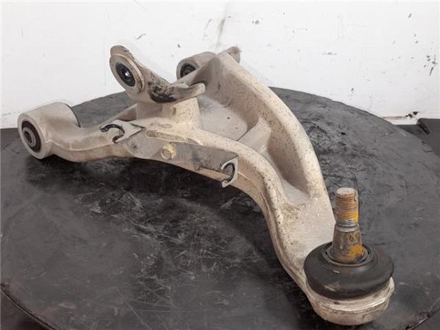 Brazo suspension trasero superior derecho 55501CA000 Nissan