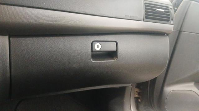 Tapa guantera para Toyota Avensis T25