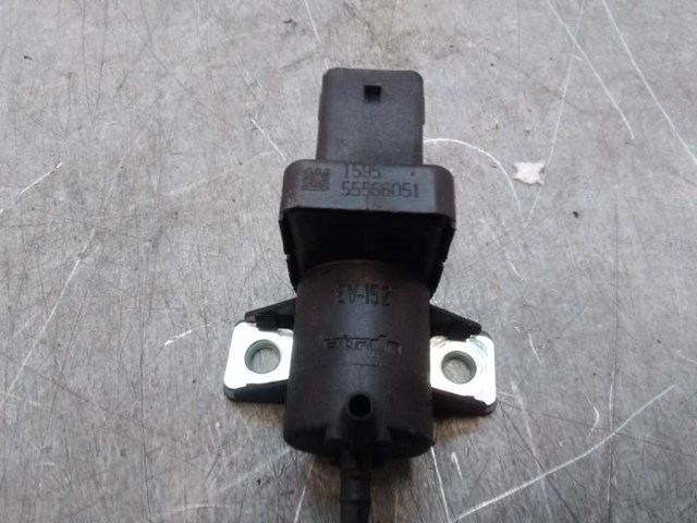 Valvula De Solenoide Control De Compuerta EGR 55566051 Opel