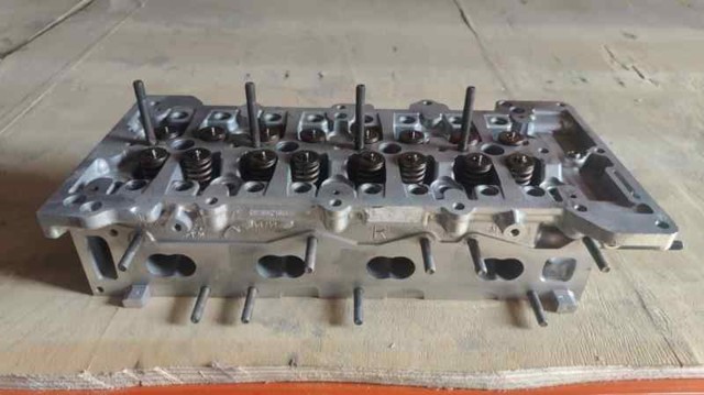 Culata de motor para Opel Insignia  (G09)