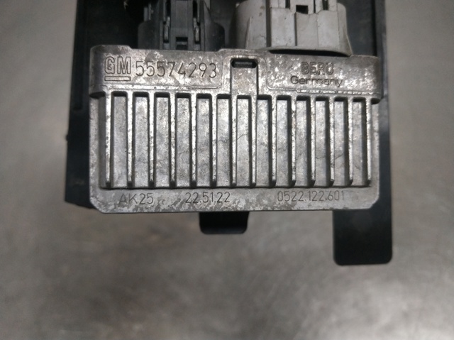 Relé de bujía de precalentamiento Opel Combo