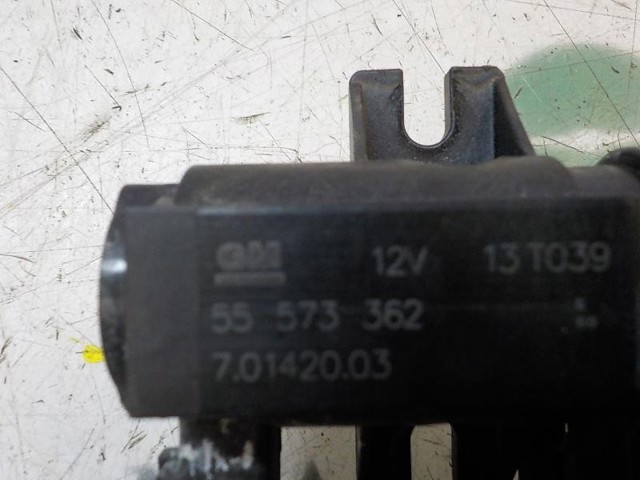 OPEL 55575611 Válvula solenoide de control de presión de sobrealimentación  en stock Valencia