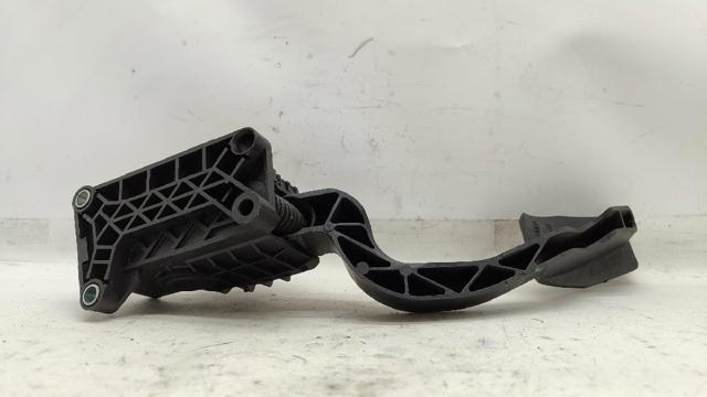 55702020 Pedal del acelerador  en stock Granada