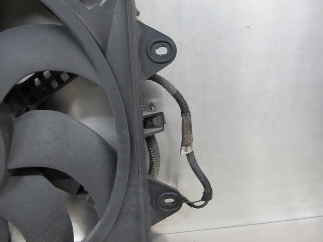 OPEL 55702236 Ventilador del radiador  en stock Terrassa