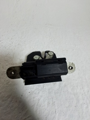55702917 FIAT Cerradura de maletero comprar Madrid