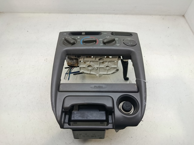 Elemento de control aire acondicionado Toyota Corolla (E11)