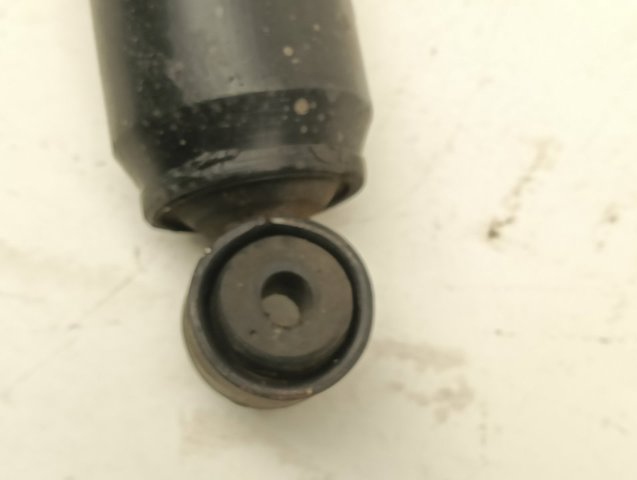 562100X901 NISSAN Amortiguador trasero  en stock Huelva