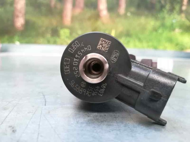 PEUGEOT 565889 Inyector comprar Pamplona