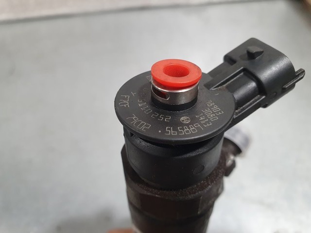 565889 PEUGEOT Inyector  en stock Córdoba