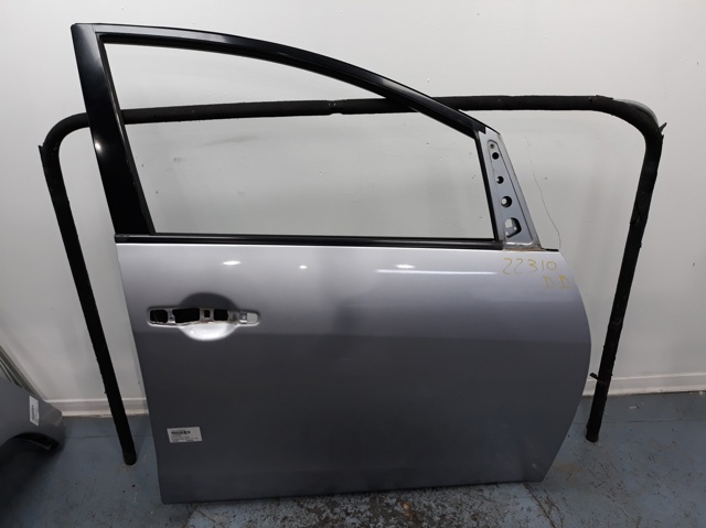 Puerta delantera derecha 5700A036 Mitsubishi